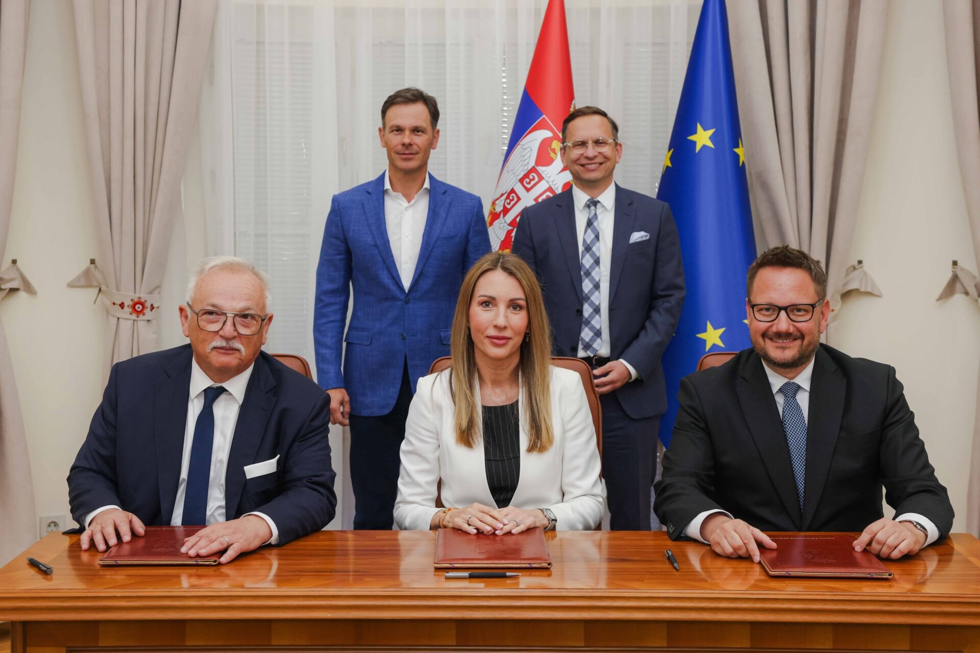 MOL signs shareholders’ agreement with Serbian government, but not with Gazprom Neft