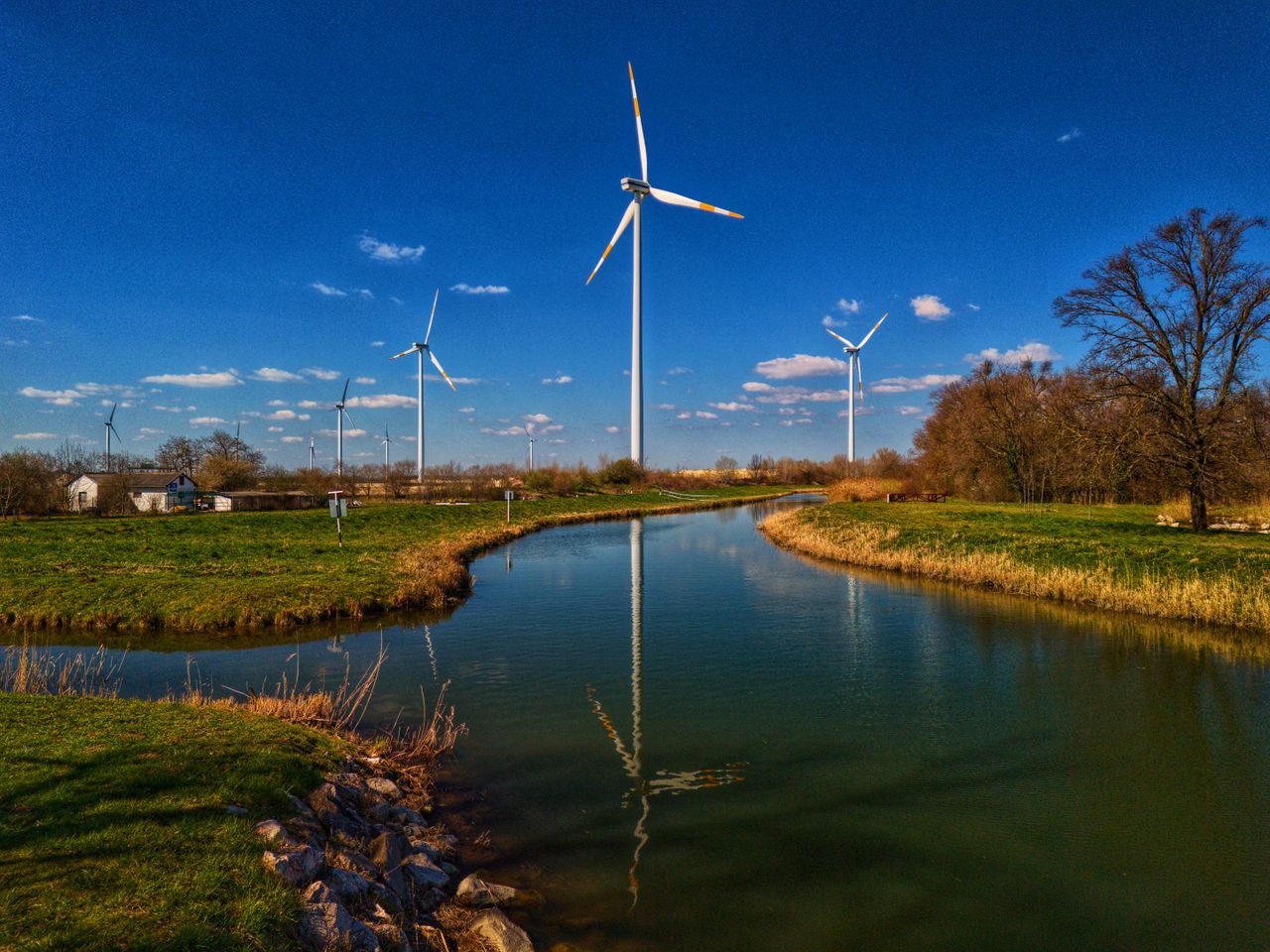 Hungary gives the green light to wind farms, here’s the first step